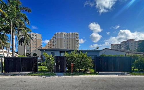 luxury riverfront by renzzi