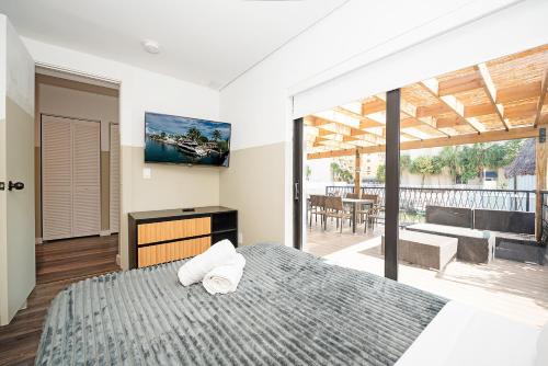 luxury riverfront by renzzi