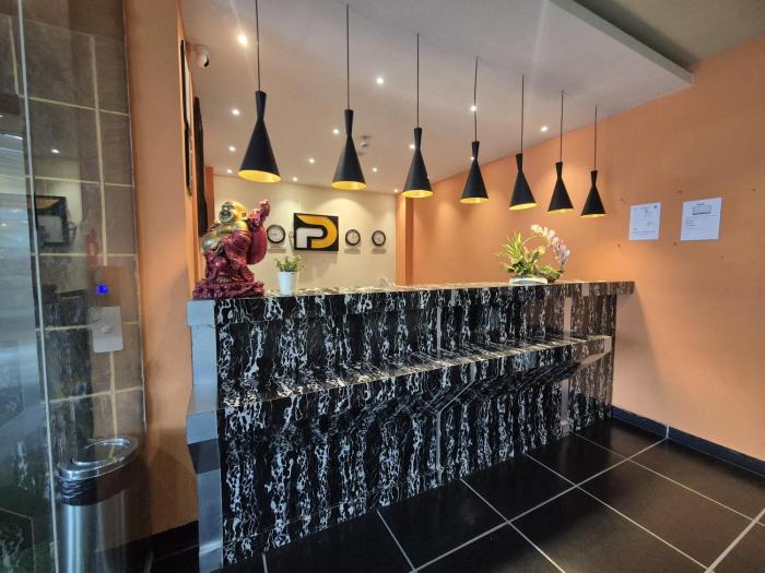 r d hotels hsr