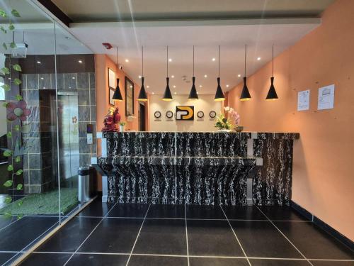 r d hotels hsr