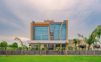 Hotel Kanha & Banquet,,3 star