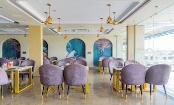 Hotel Kanha & Banquet,,3 star