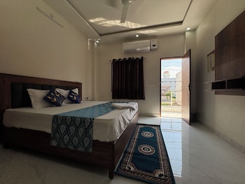 shree hanumat kripa dham