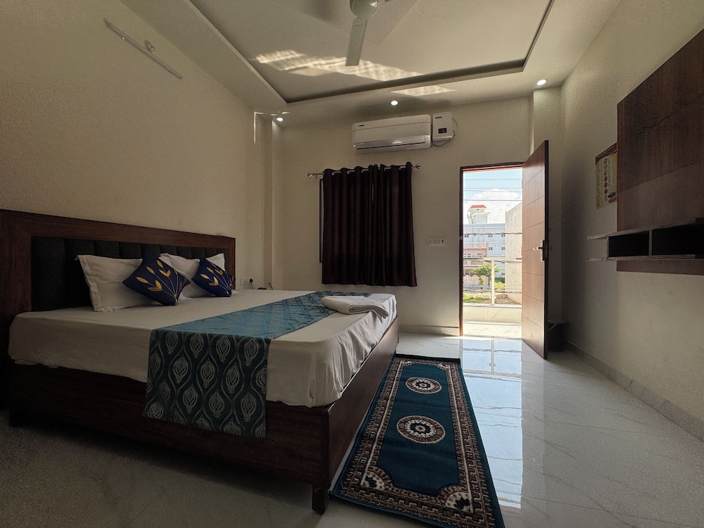 shree hanumat kripa dham