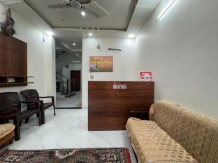 Shree Hanumat Kripa Dham,,2 star