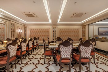 the residency a boutique hotel