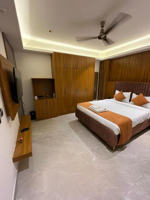 the hoften lotus court noida