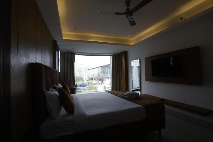 the hoften lotus court noida