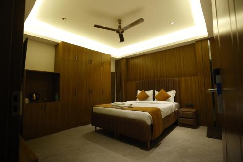 the hoften lotus court noida