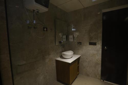 the hoften lotus court noida