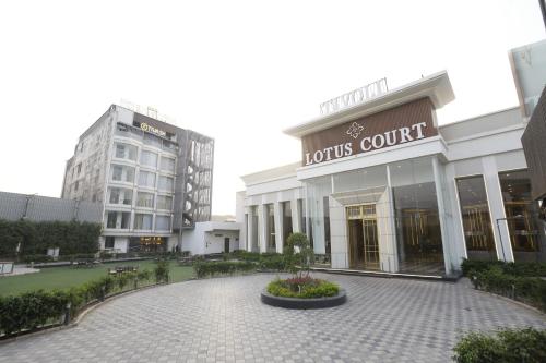 the hoften lotus court noida