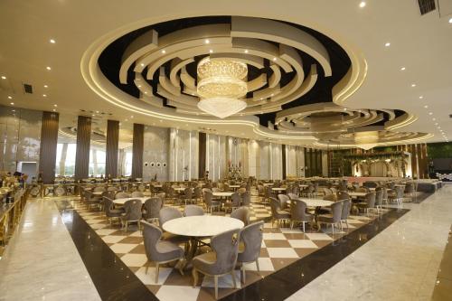 the hoften lotus court noida