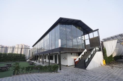 the hoften lotus court noida