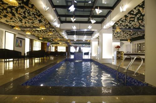 the hoften lotus court noida