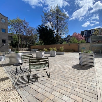 modern studios with kitchen and ensuite