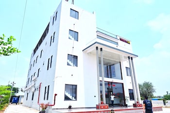 hotel madhuvan and resort