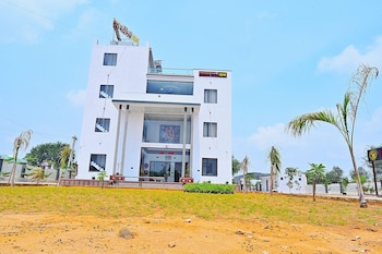 hotel madhuvan and resort