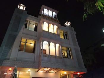 hotel chit chat palace
