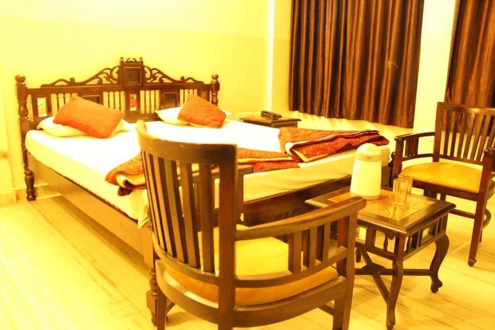 hotel chit chat palace