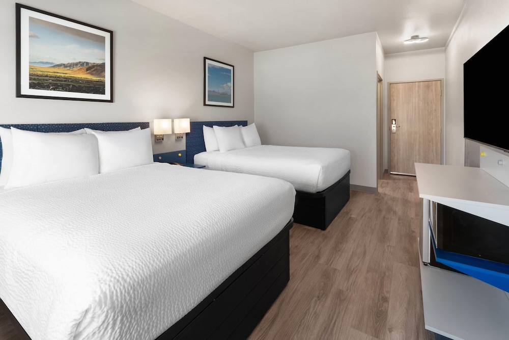 microtel inn and suites by wyndham tooele