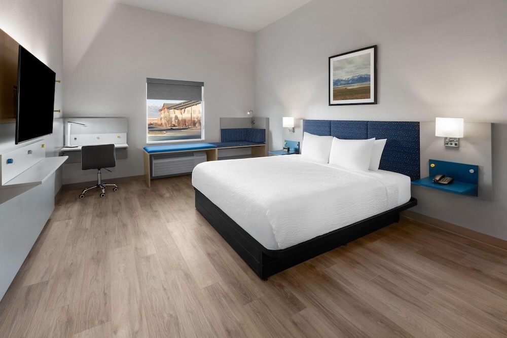 microtel inn and suites by wyndham tooele