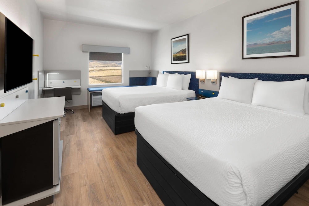 microtel inn and suites by wyndham tooele