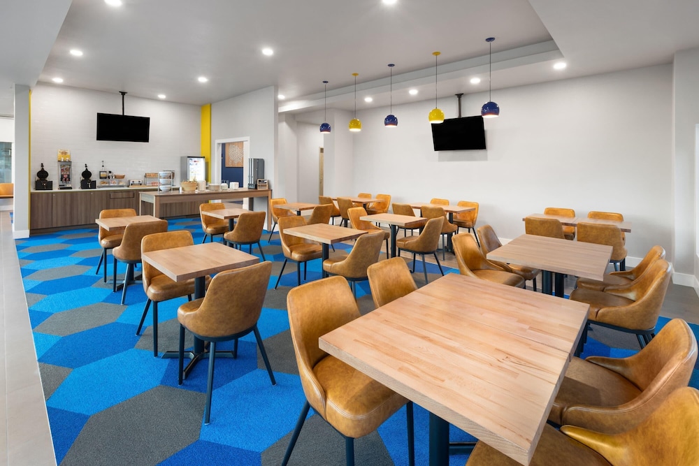 microtel inn and suites by wyndham tooele