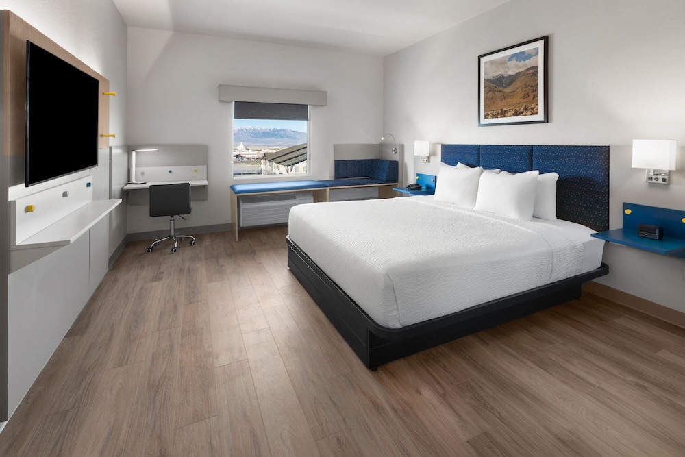 microtel inn and suites by wyndham tooele