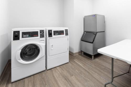 microtel inn and suites by wyndham tooele