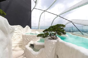 staycation kl arte mont kiara