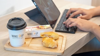 b2 sisaket boutique and budget hotel