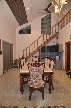 whispering oaks