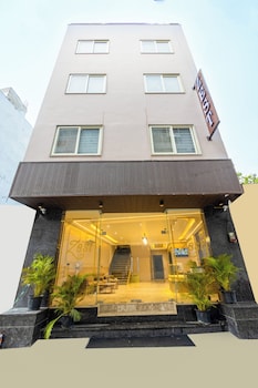hotel zest near igi airport