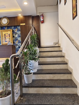 Hotel Seasons,,2 star