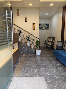 Hotel Seasons,,2 star