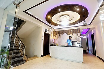 hotel ashok palace near taj mahal agra