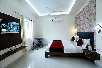 hotel ashok palace near taj mahal agra