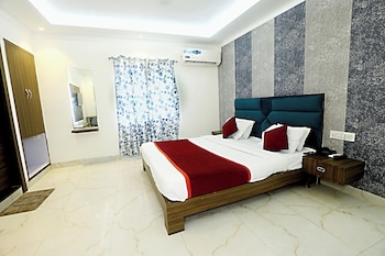 hotel ashok palace near taj mahal agra