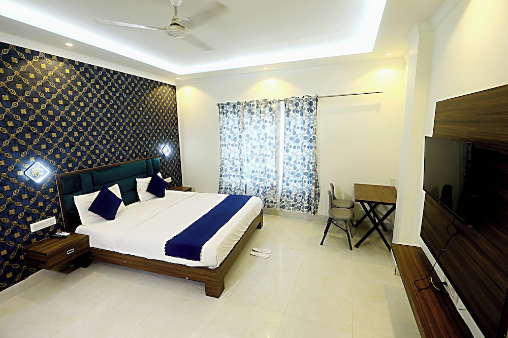 hotel ashok palace near taj mahal agra