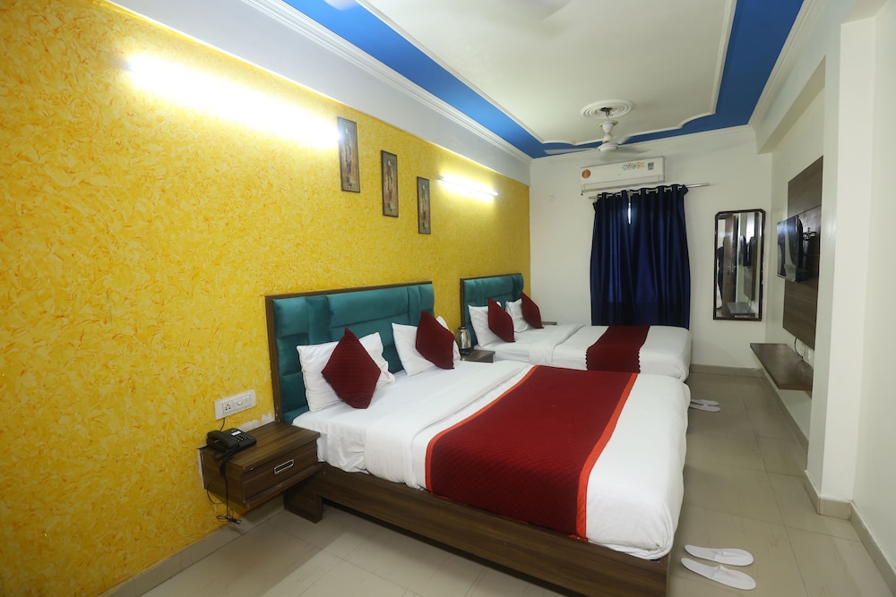 hotel ashok palace near taj mahal agra