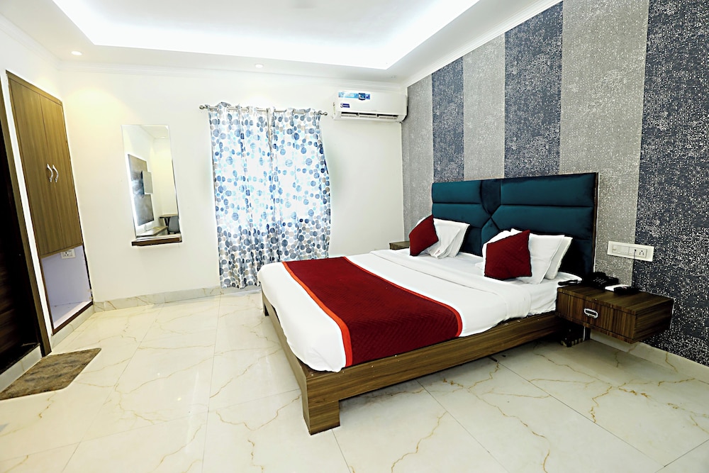 hotel ashok palace near taj mahal agra