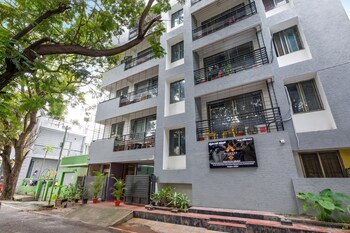 diamond suites service apartment