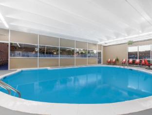 albany plaza hotel