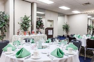 albany plaza hotel