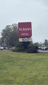 albany plaza hotel