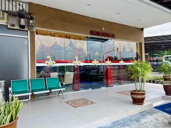 Royals Star Hotel,,2 star