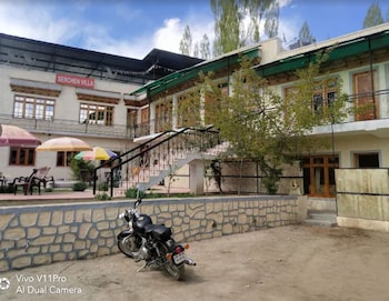 cheerful villa