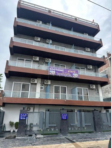 soothing stayz near medanta