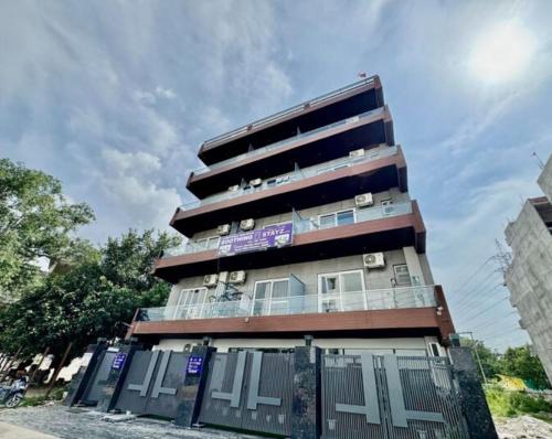 soothing stayz near medanta