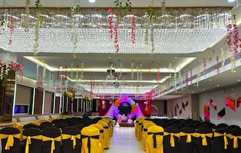 hotel the crystal park